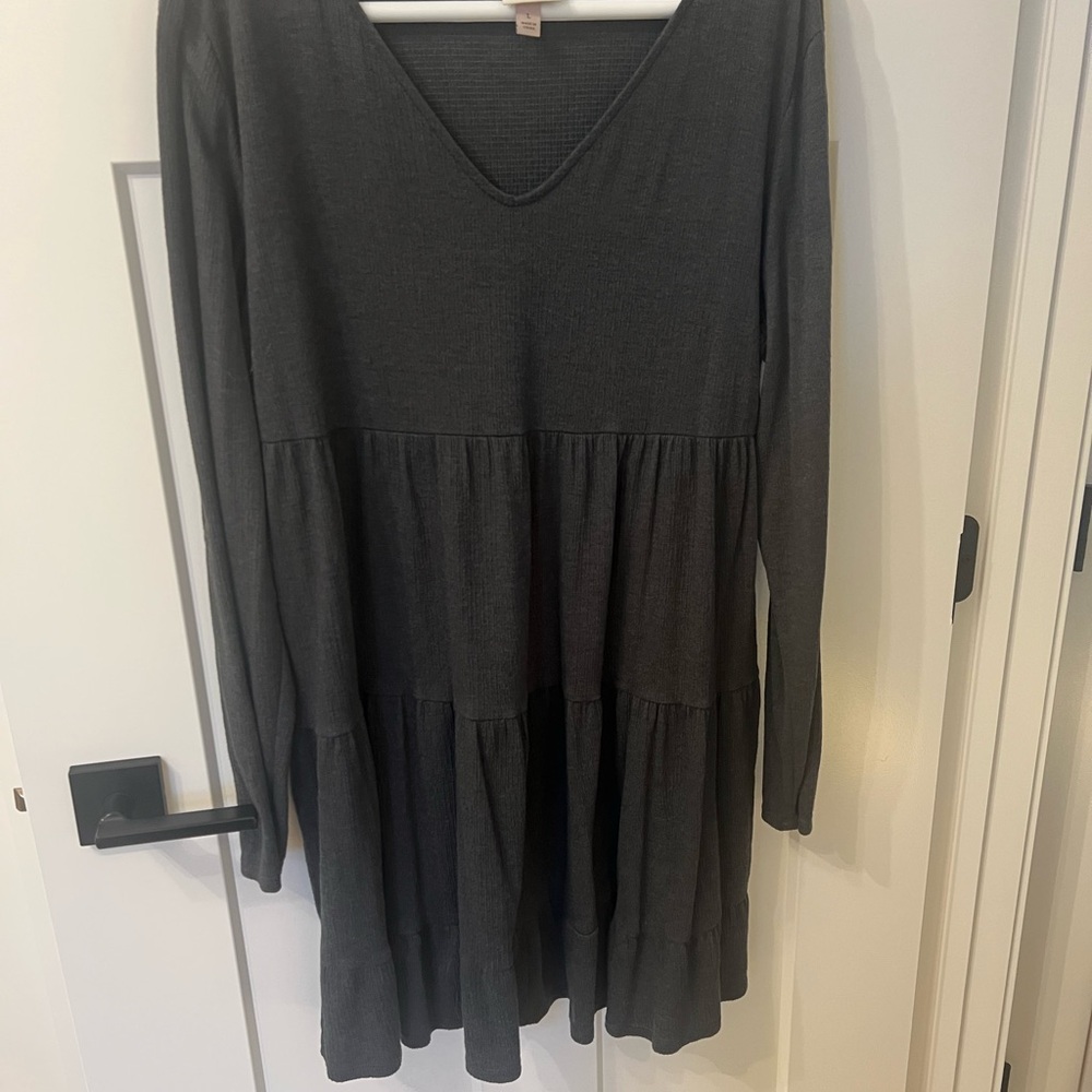 Knox Rose Charcoal V-Neck Dress- Size Large